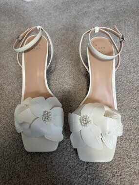 NWOT A New Day Ivory Floral Heels Size 9-1/2 Ankle Strap Dress Sandals